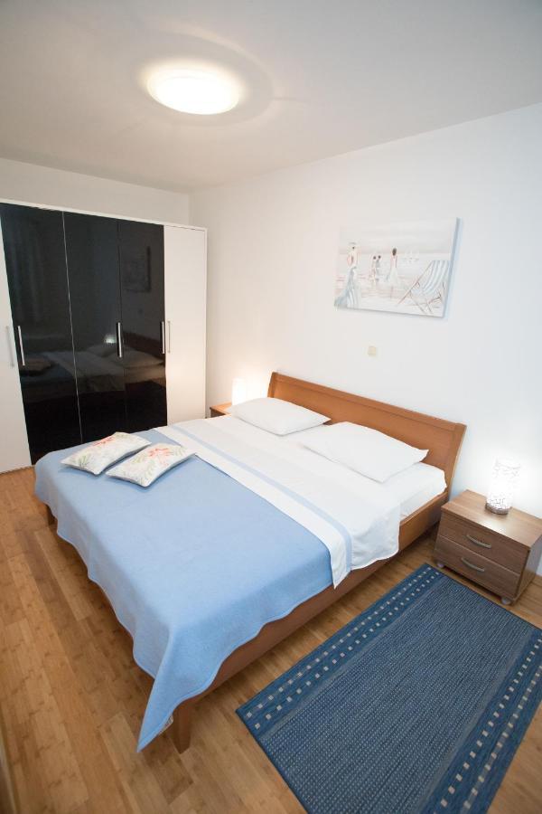 Apartments By The Sea Razanj, Rogoznica - 7484 Exteriör bild